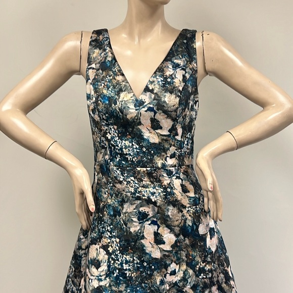 Aidan Mattox shutters sleeveless print double V-Neck long gown - Picture 3 of 14